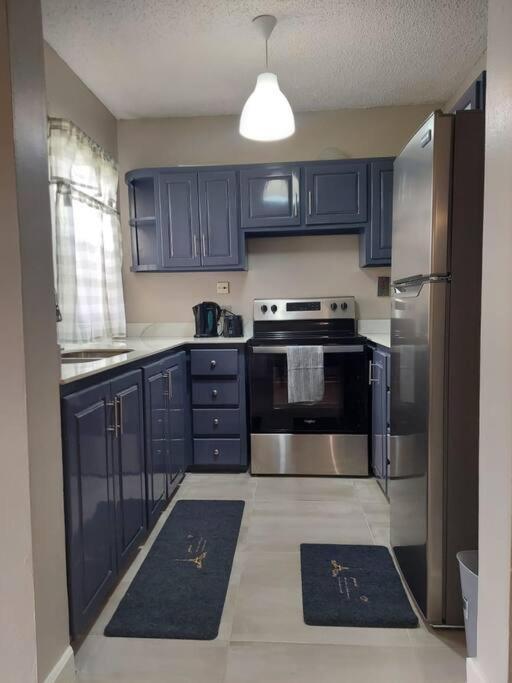 Modern Apartment At The Worthington Kingston Dış mekan fotoğraf
