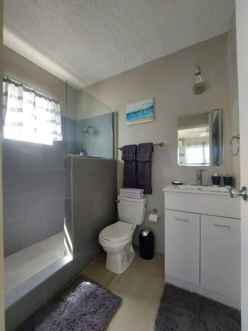 Modern Apartment At The Worthington Kingston Dış mekan fotoğraf
