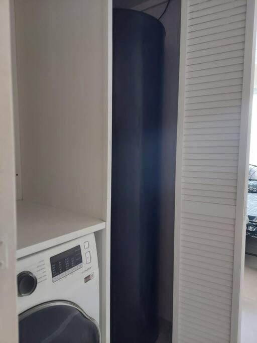 Modern Apartment At The Worthington Kingston Dış mekan fotoğraf