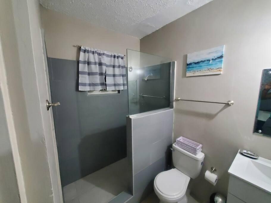 Modern Apartment At The Worthington Kingston Dış mekan fotoğraf