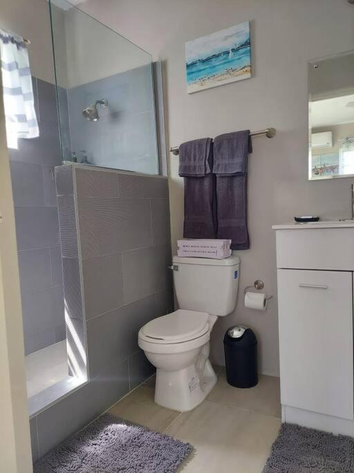 Modern Apartment At The Worthington Kingston Dış mekan fotoğraf